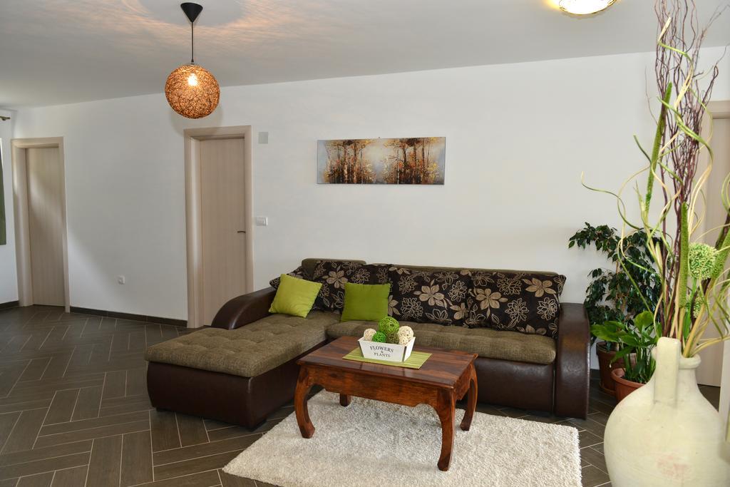 Apartments Kuljace Sveti Stefan Ngoại thất bức ảnh