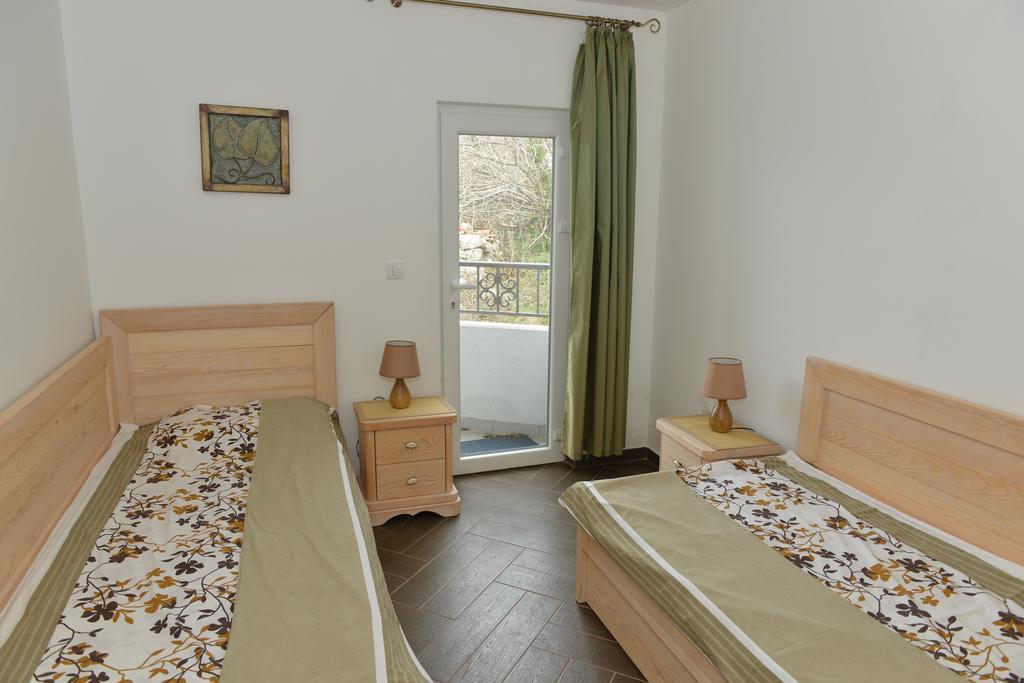 Apartments Kuljace Sveti Stefan Ngoại thất bức ảnh