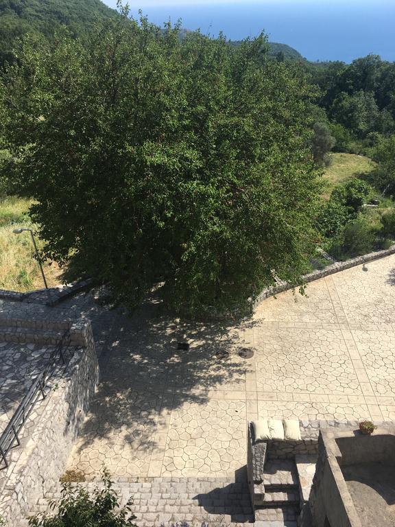 Apartments Kuljace Sveti Stefan Ngoại thất bức ảnh
